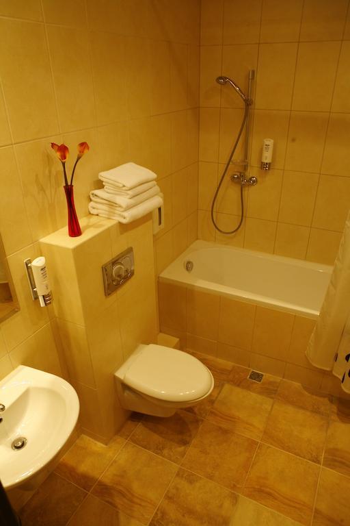Hotel Zorza Namysłów الغرفة الصورة