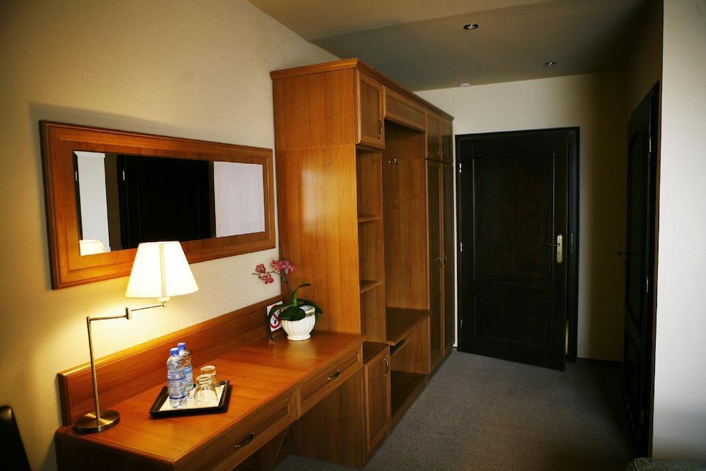 Hotel Zorza Namysłów الغرفة الصورة